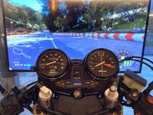 バリバリ伝説」巨摩郡のCB750F実車に跨ろう！最新VRシミュレーターで ...