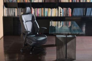 トヨタ クラウンのシートがデスクチェアに!？ 高級車シートのギミックも盛り込んだ「＂CROWN SEAT＂ Desk Chair」のココがすごい | GetNavi web ゲットナビ