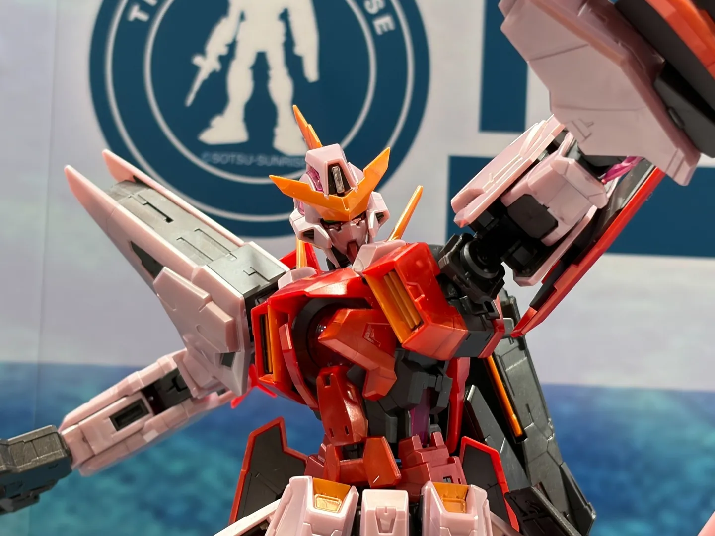 Gundam Kyrios detail