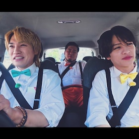 Kaku Kento dan SixTONES di studio