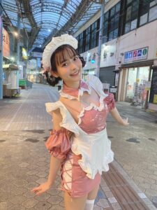Another offshot of Uesaka Sumire's pink maid outfit from her 2nd photobook : r/seiyuu