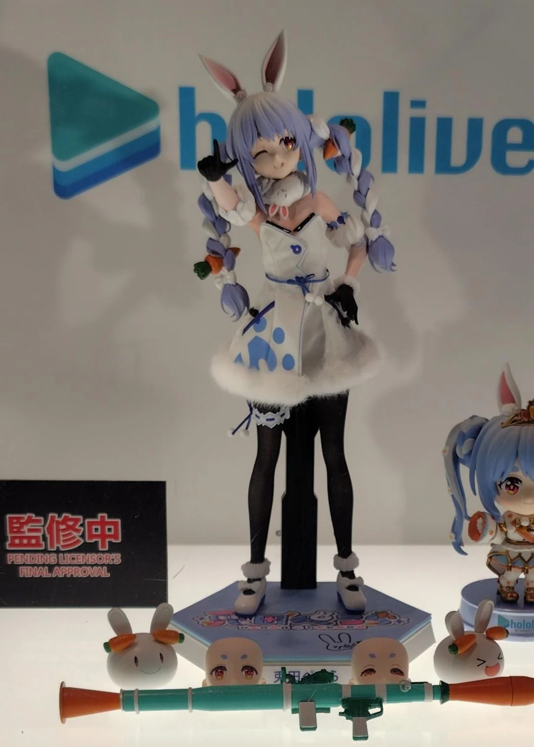 The Pekora Hot Toys looks amazing! : r/Hololive