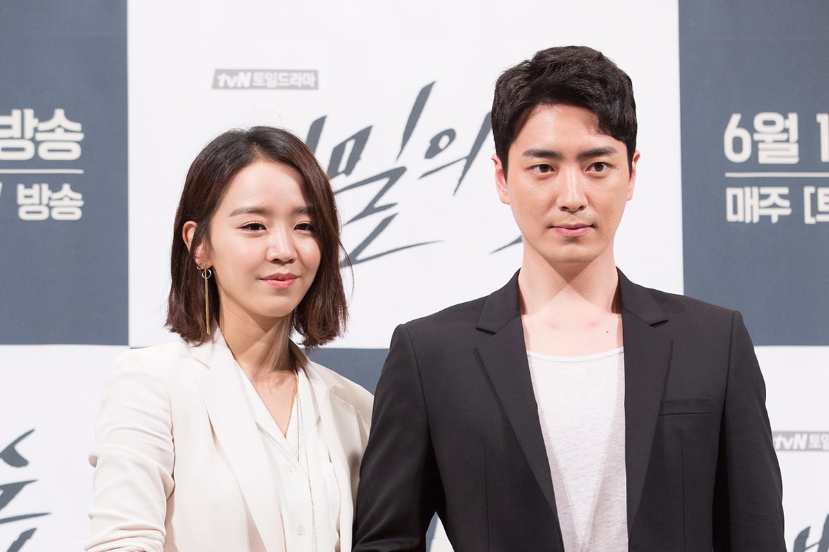 Shin Hae Sun And Lee Jun Hyuk In Talks To Reunite In New Crime Mystery Drama | Soompi