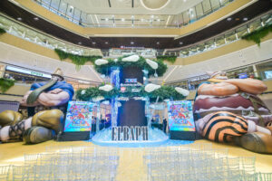 The Giants of Elbaph from ONE PIECE Take Over The Block at SM North EDSA, Philippines - Anime Corner