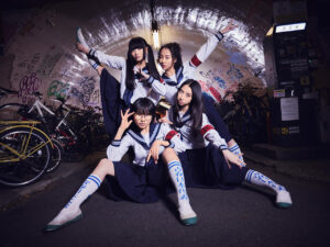 Atarashii Gakkou no Leaders a.k.a ATARASHII GAKKO! Release New Song 'FREAKS' Warren Hue | MOSHI MOSHI NIPPON | もしもしにっぽん