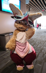 got nice photos of my nanachi fursuit cosplay from anirevo 2023 last weekend back! photo creds to @rurukigururu and megoman16 :3 hope to finish crafting the missing details and a bondrewd cosplay