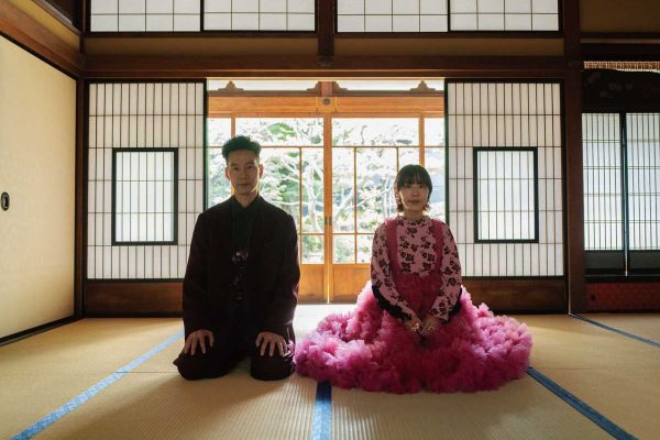 Humbert Humbert: Husband-Wife Vocal Duo Brings Cheerful Singing to Morning Drama; Couple Shares Secret to Happy Marriage, Other Insights - The Japan News
