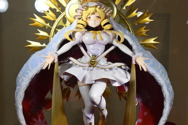 Full Holy Mami figure : r/magiarecord