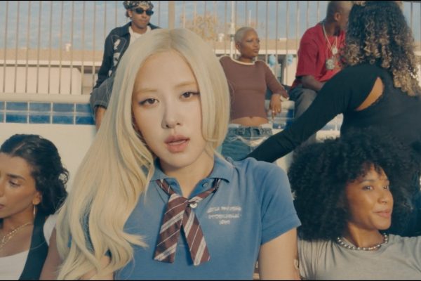 ROSÉ - new trick (OFFICIAL MUSIC VIDEO)