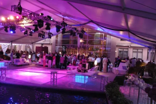 REAL STORIES: A Sexy Anniversary Celebration Under a Tent in the Backyard – Evantine Design Blog