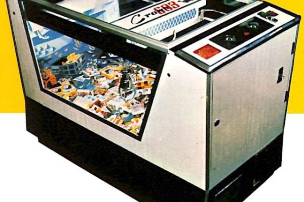 1966 Crown 603 - クラウンクレーンゲーム (crown crane game) by 太東 (Taito — Crown)